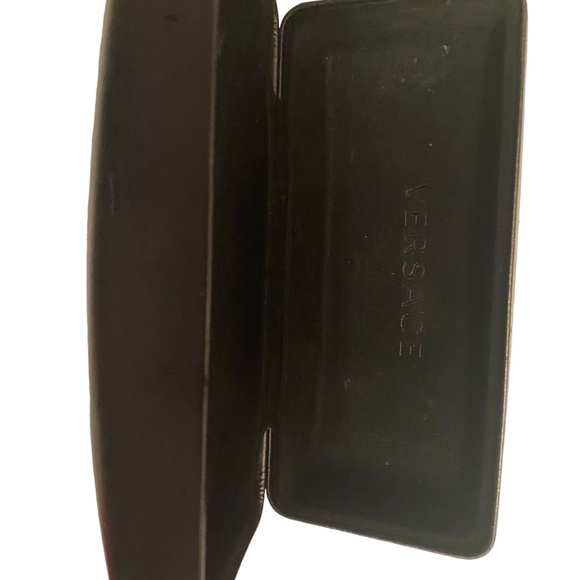 Versace sunglass case larger size - Picture 2 of 3